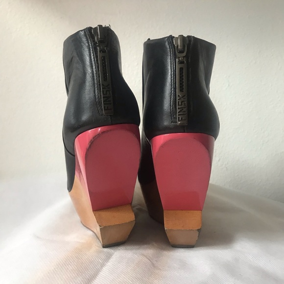 Finsk booties size 8 - Picture 3 of 4